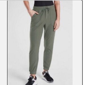Athleta Farallon Jogger pants in khaki green